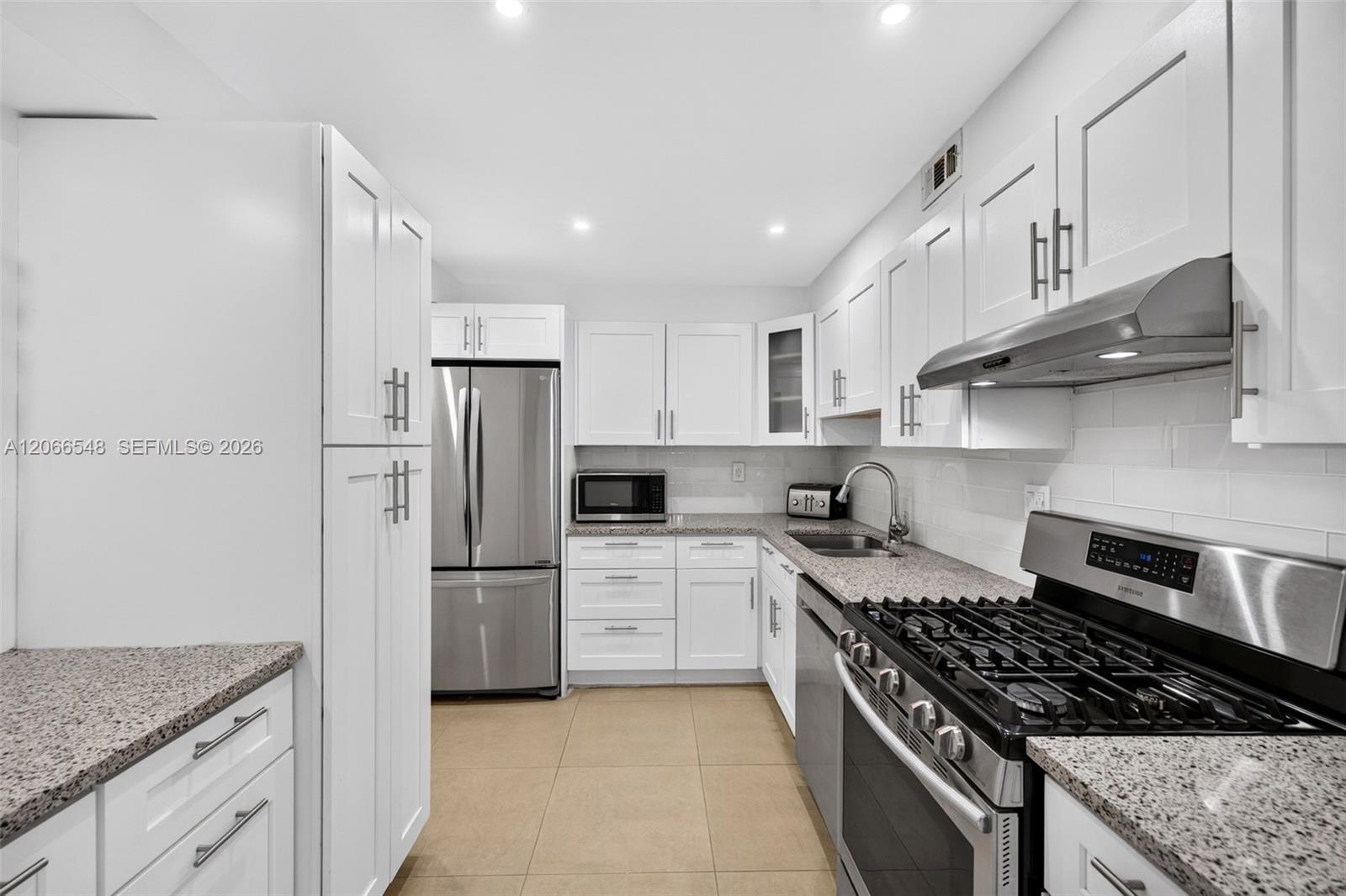 2030 S Ocean Drive 1218 Property Photo 6