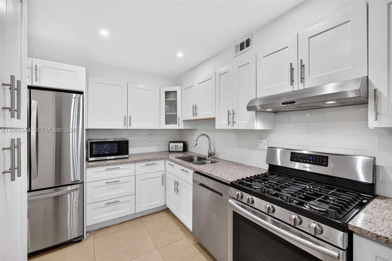 2030 S Ocean Drive 1218 Property Photo 8