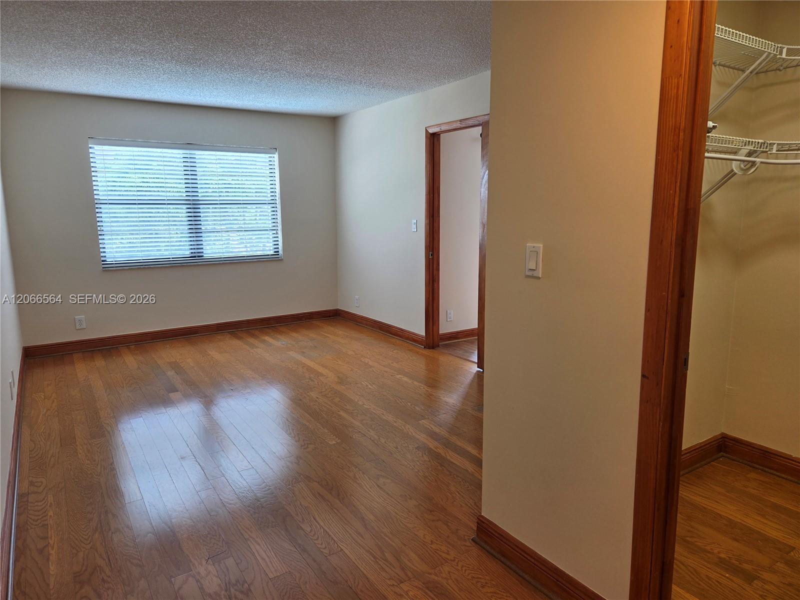 A12066564 Property Photo 6