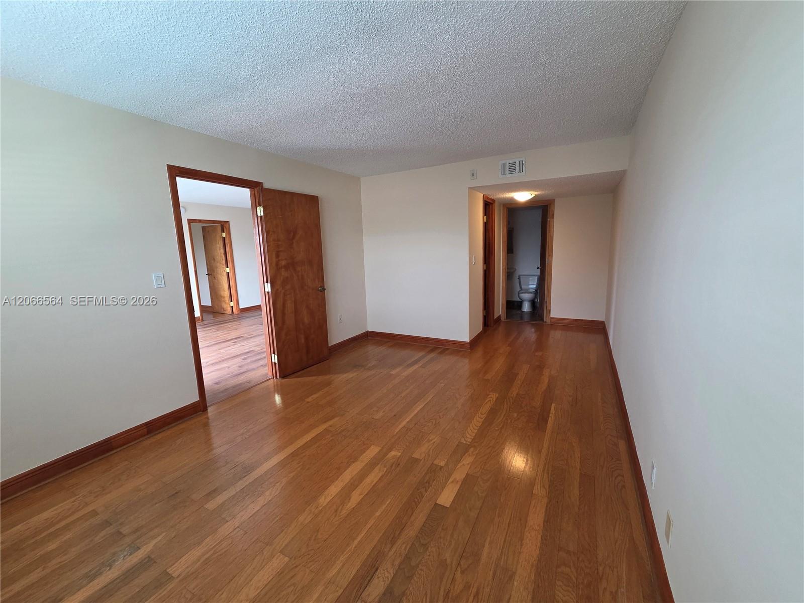 A12066564 Property Photo 7