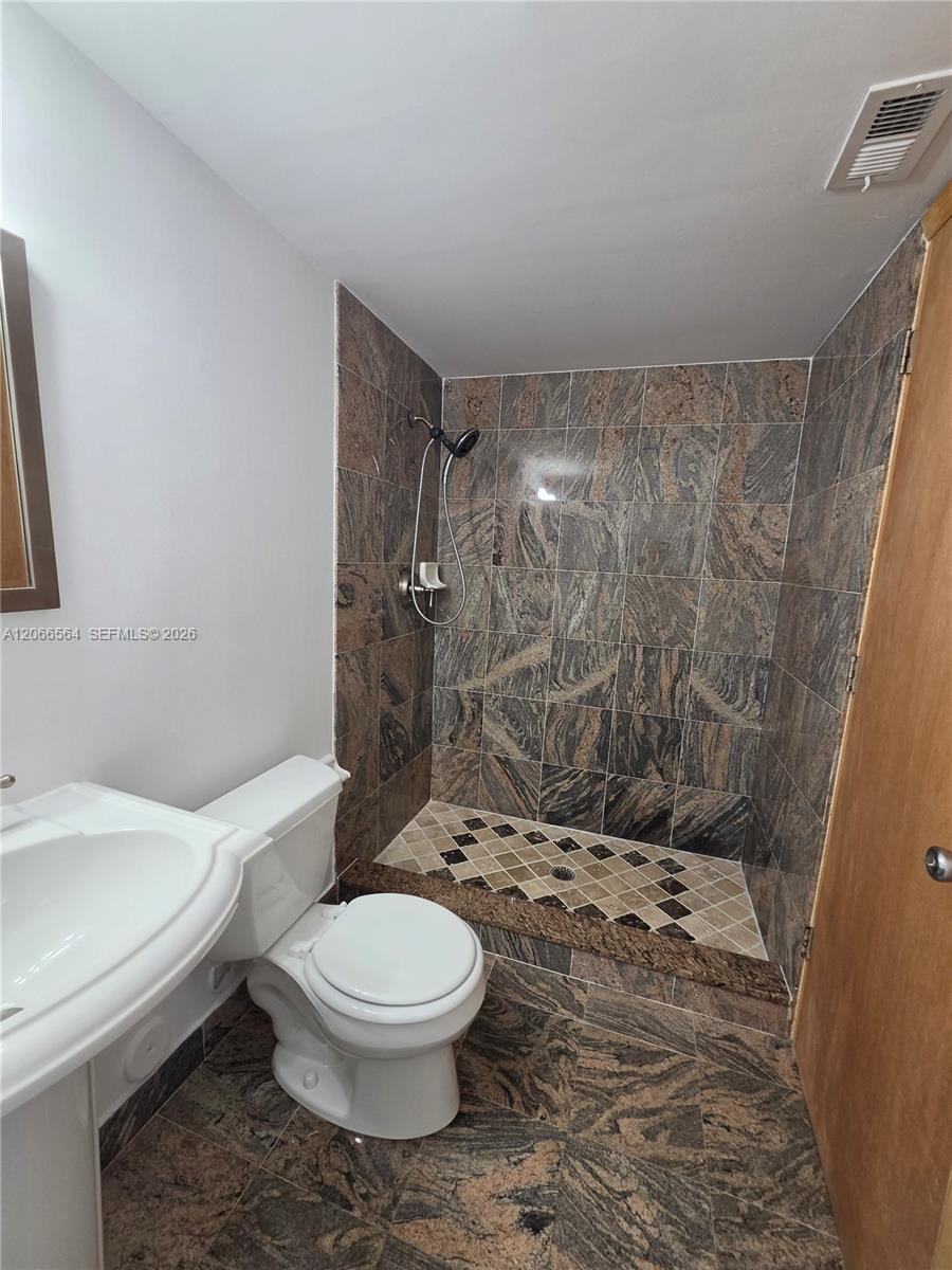 A12066564 Property Photo 9