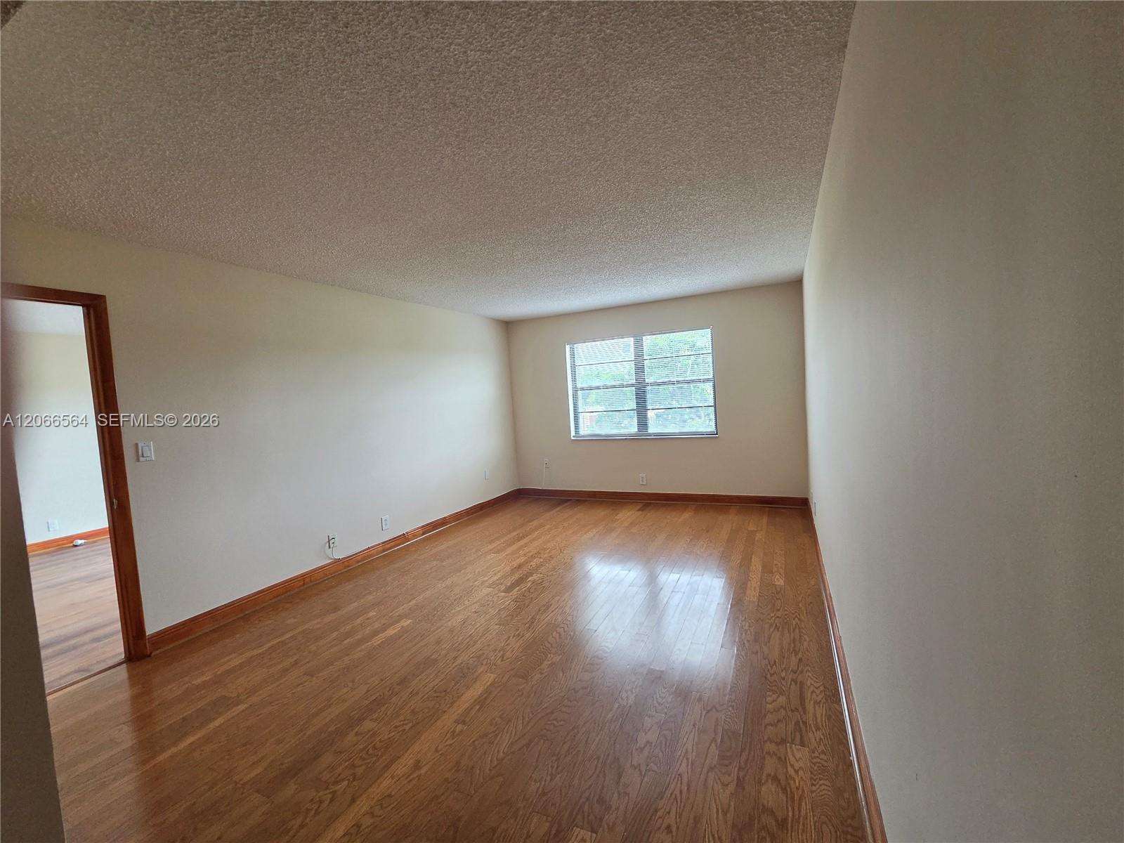 A12066564 Property Photo 10