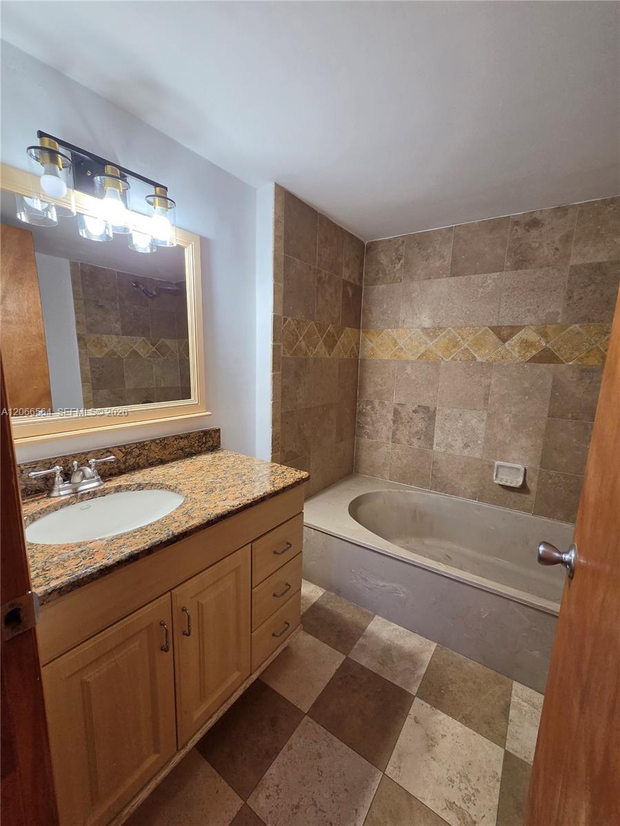 A12066564 Property Photo 13
