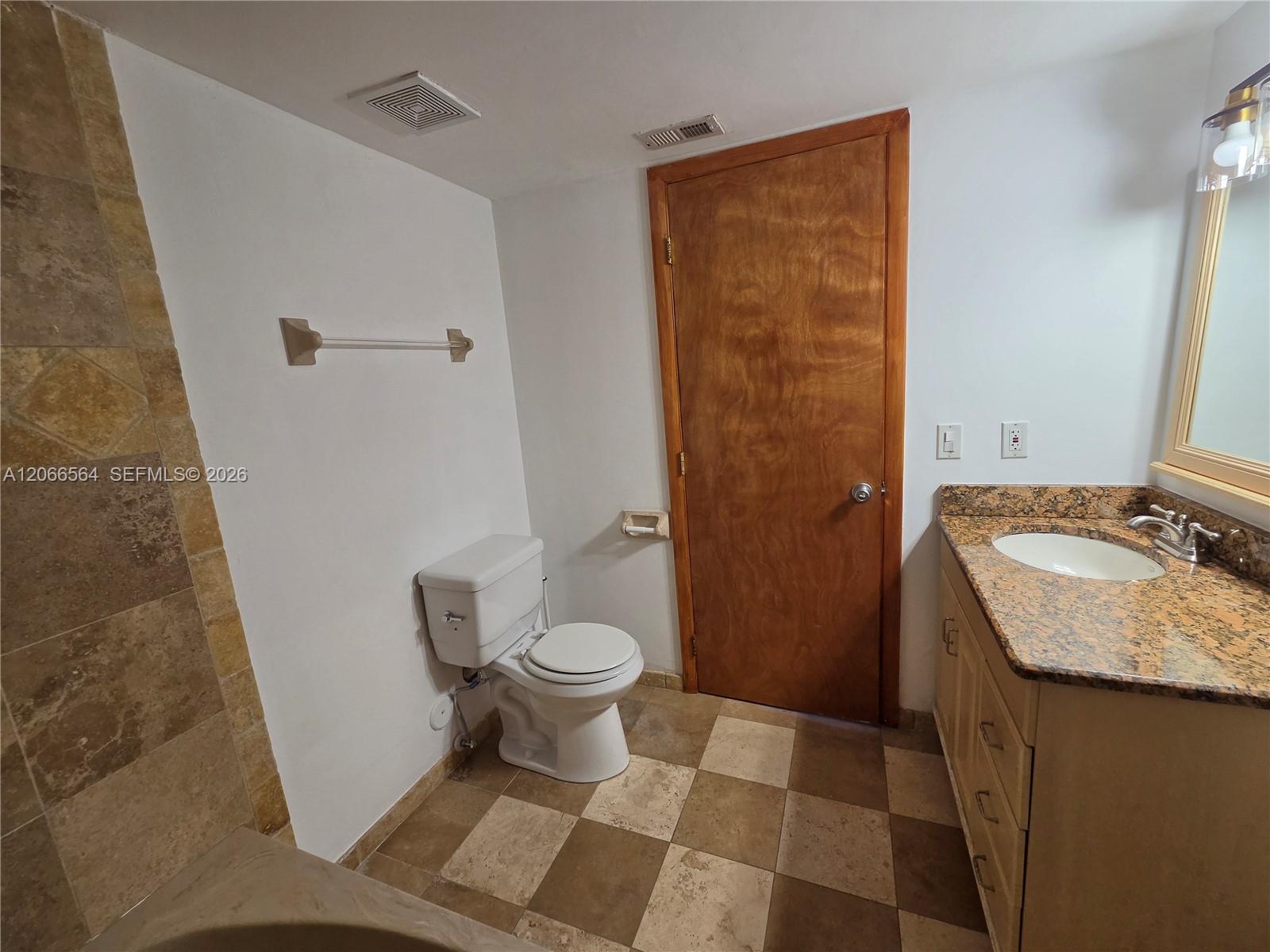 A12066564 Property Photo 14
