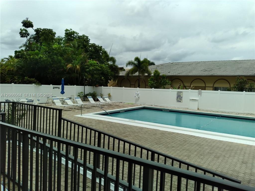 A12066564 Property Photo 17