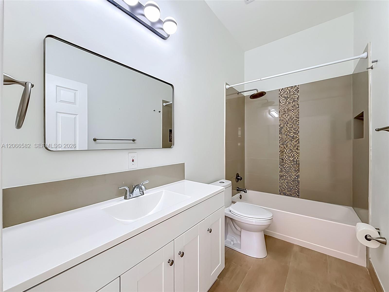 A12066582 Property Photo 32