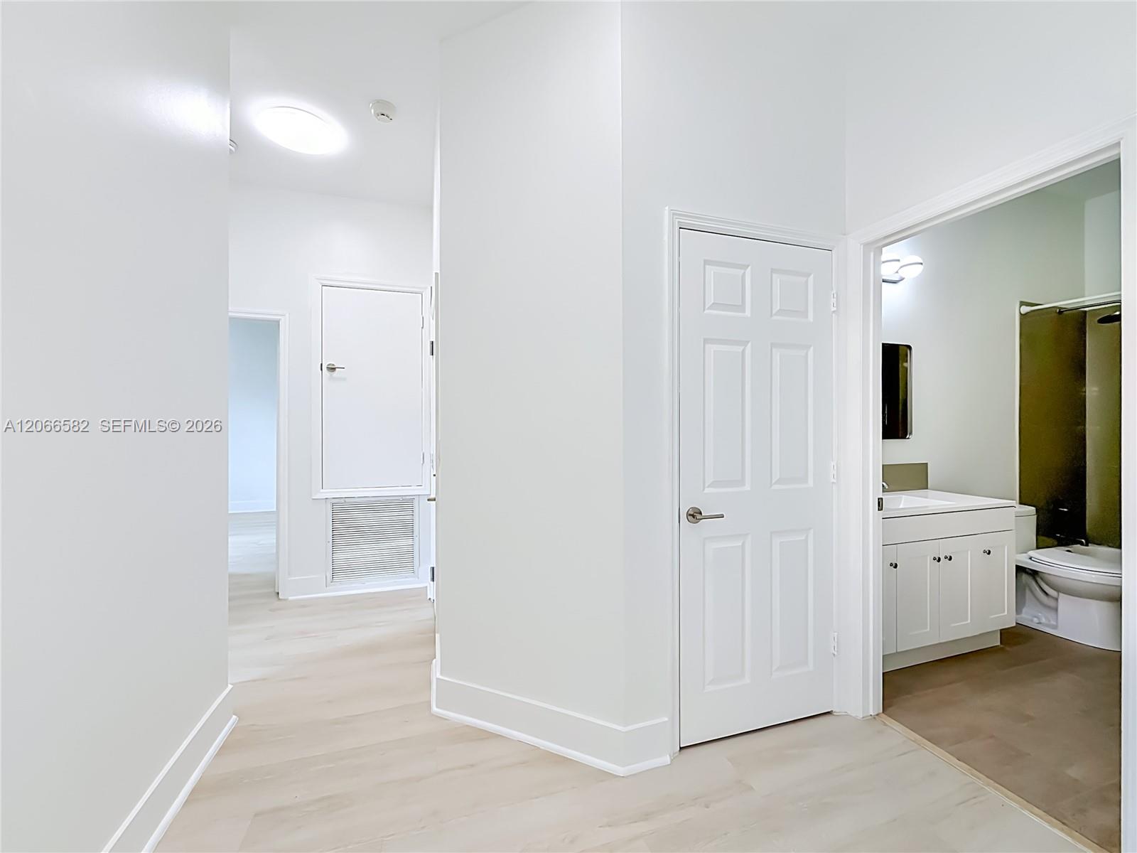 A12066582 Property Photo 33