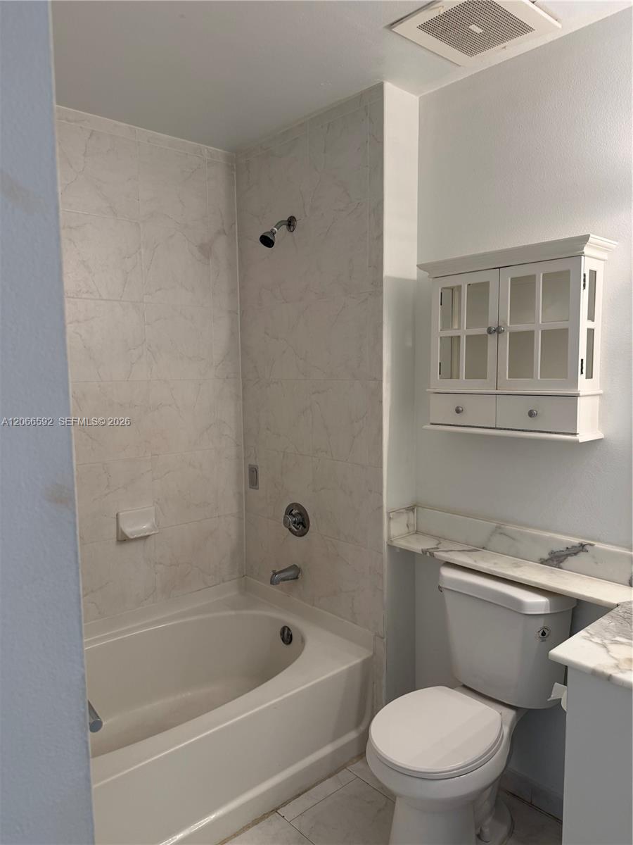234 Ne 3rd Street 1603 Property Photo 5