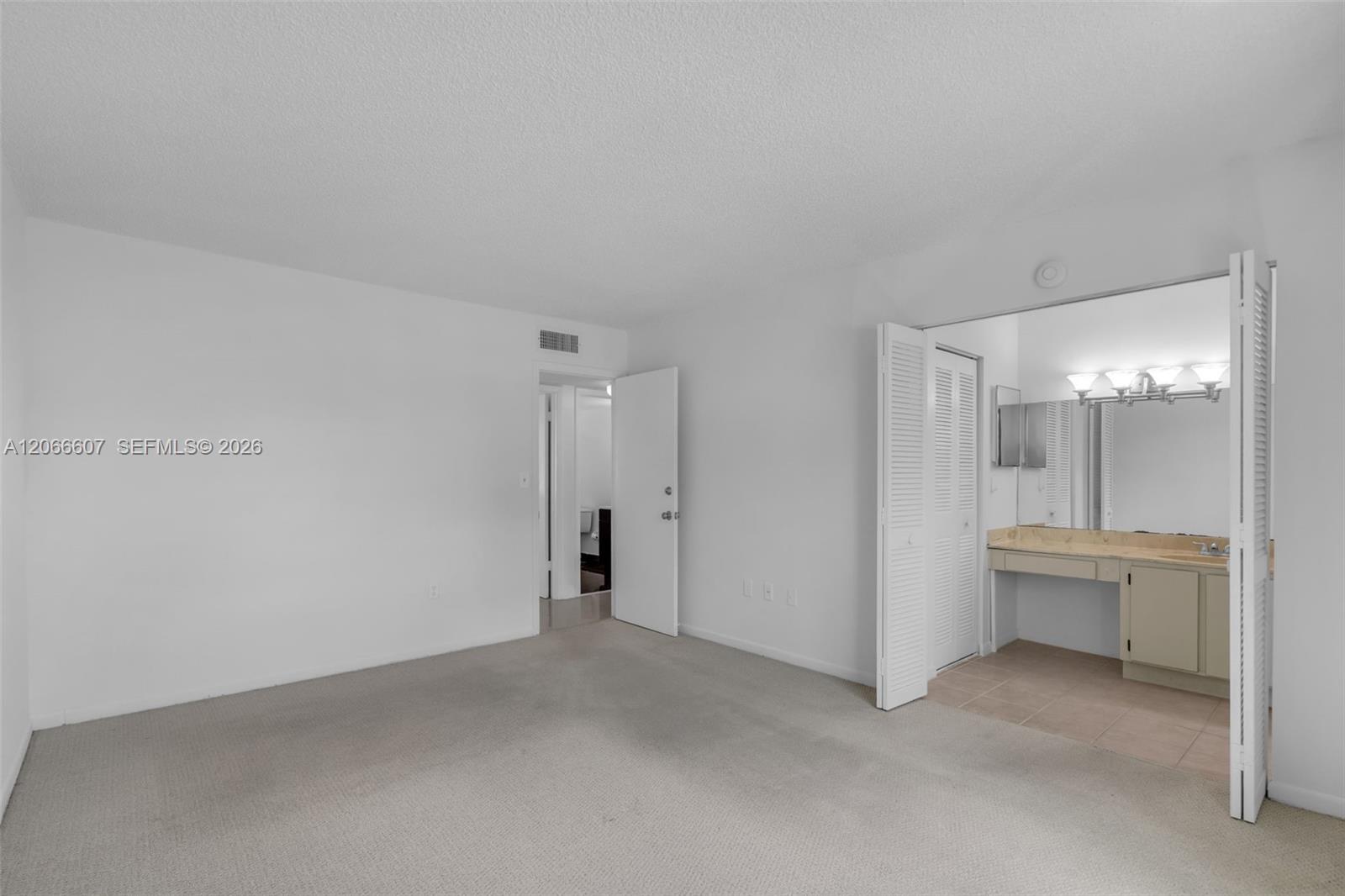 860 Nw 106th Avenue 3b3-5 Property Photo 16