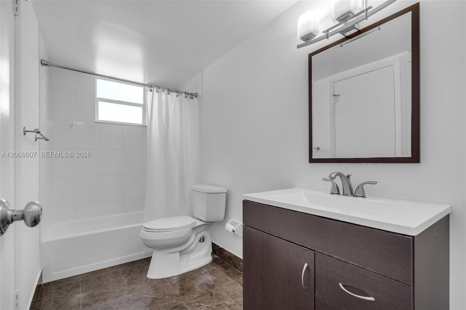 860 Nw 106th Avenue 3b3-5 Property Photo 22
