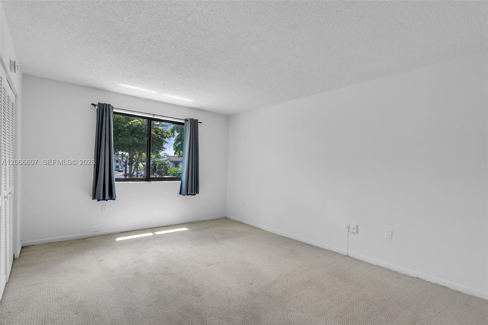 860 Nw 106th Avenue 3b3-5 Property Photo 23