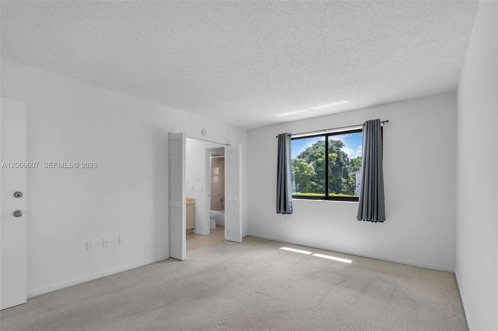860 Nw 106th Avenue 3b3-5 Property Photo 27