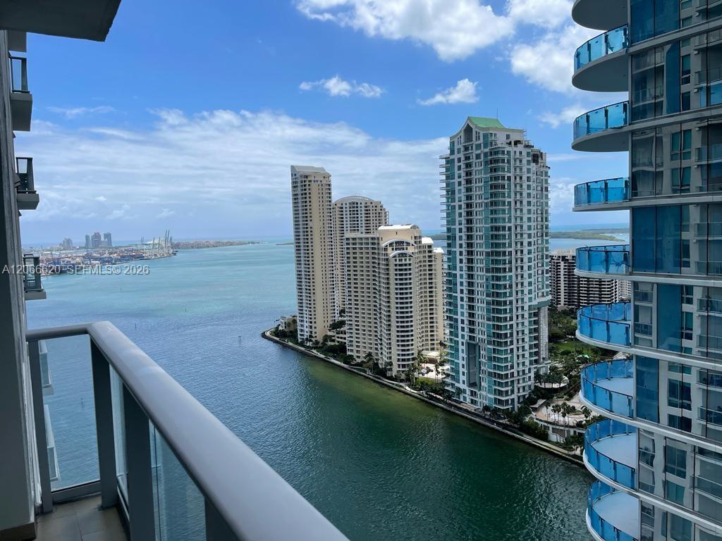 300 S Biscayne Boulevard T-2804 Property Photo 1