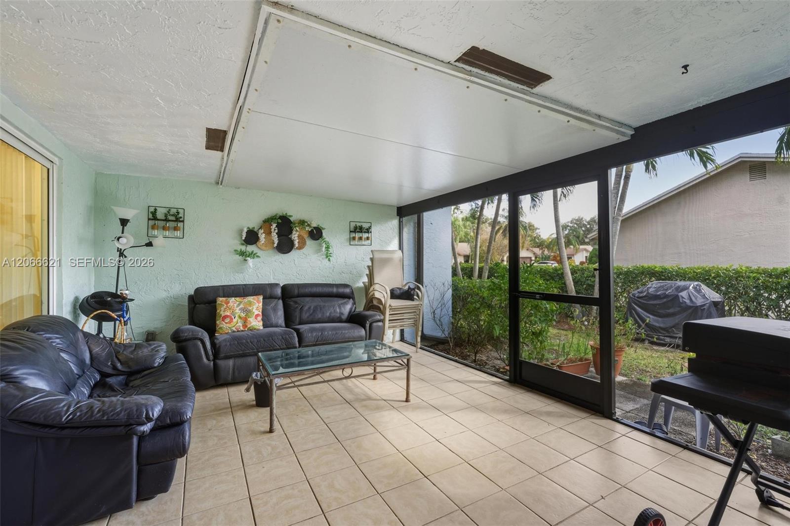 10308 Greenbriar Court Property Photo 5