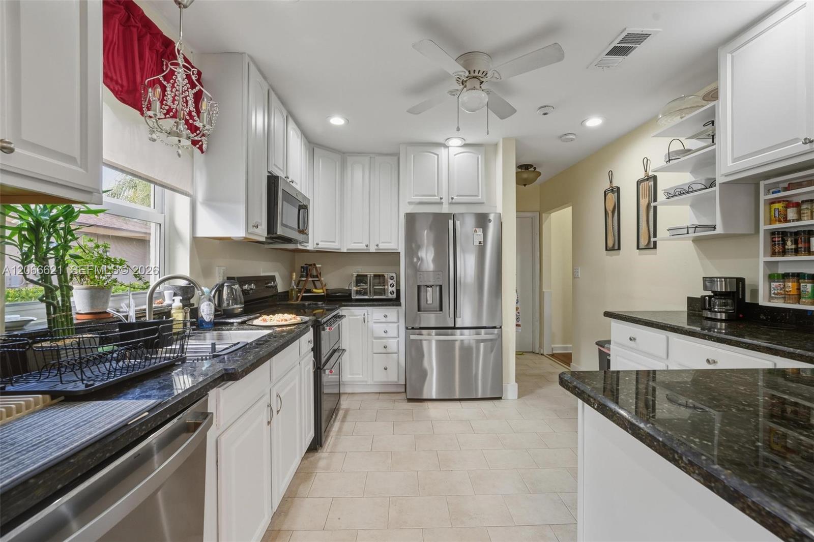 10308 Greenbriar Court Property Photo 12