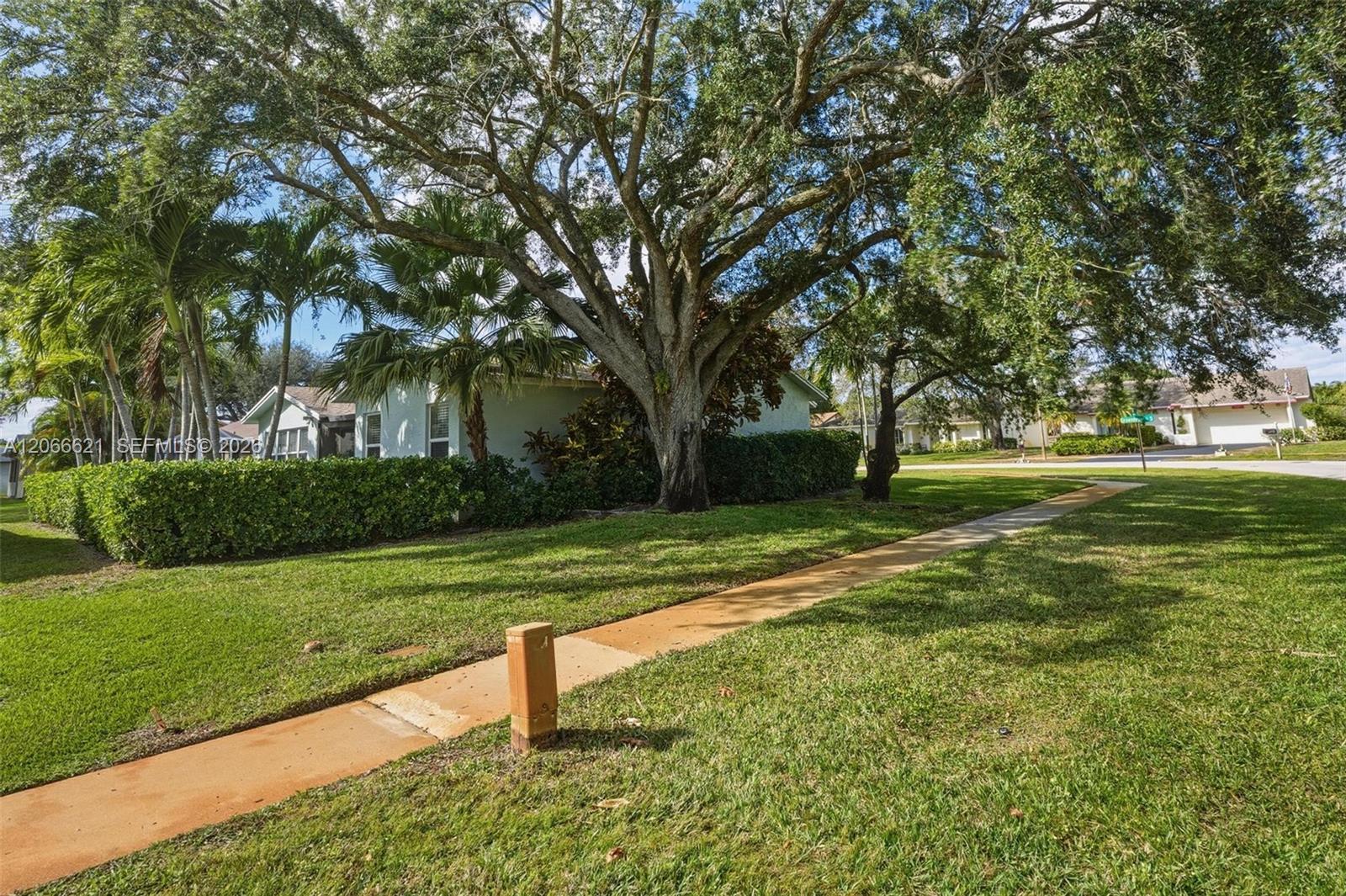 10308 Greenbriar Court Property Photo 23