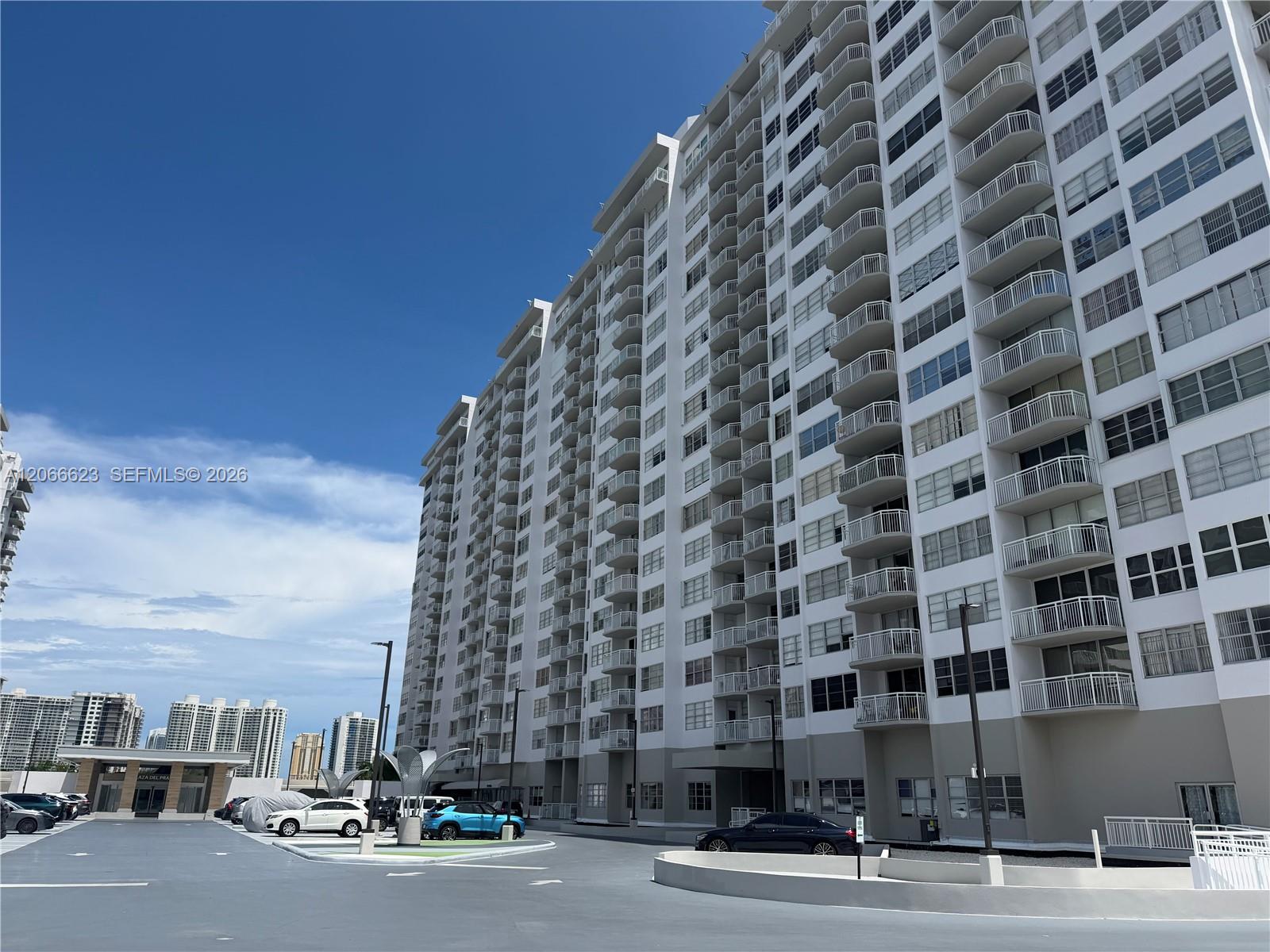 18031 Biscayne Boulevard 601 Property Photo 1