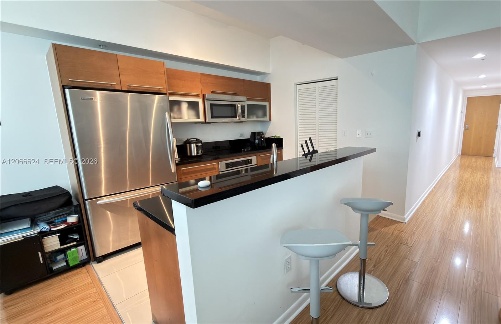 244 Biscayne Boulevard 808 Property Photo 1