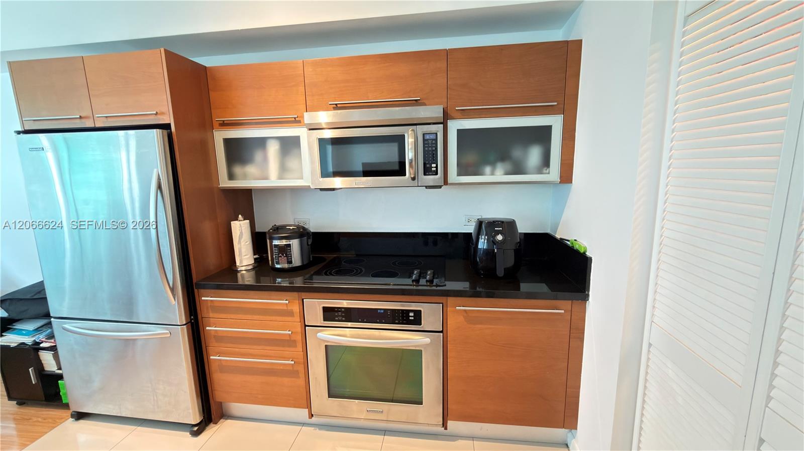 244 Biscayne Boulevard 808 Property Photo 2