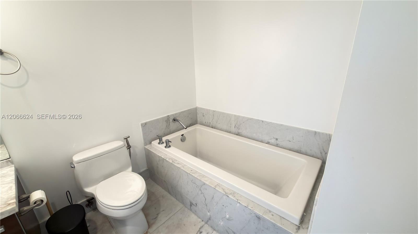 244 Biscayne Boulevard 808 Property Photo 8