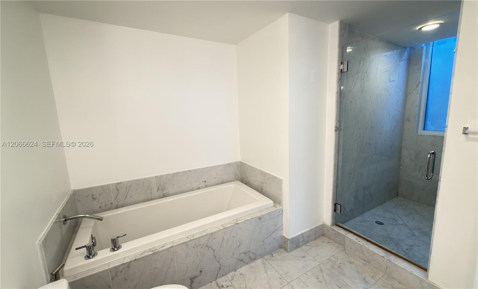 244 Biscayne Boulevard 808 Property Photo 9