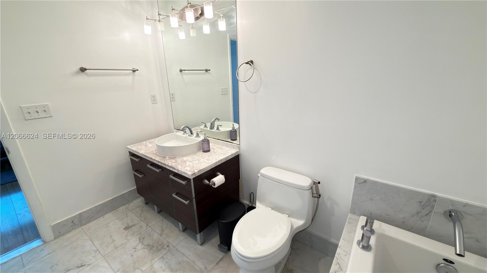 244 Biscayne Boulevard 808 Property Photo 10