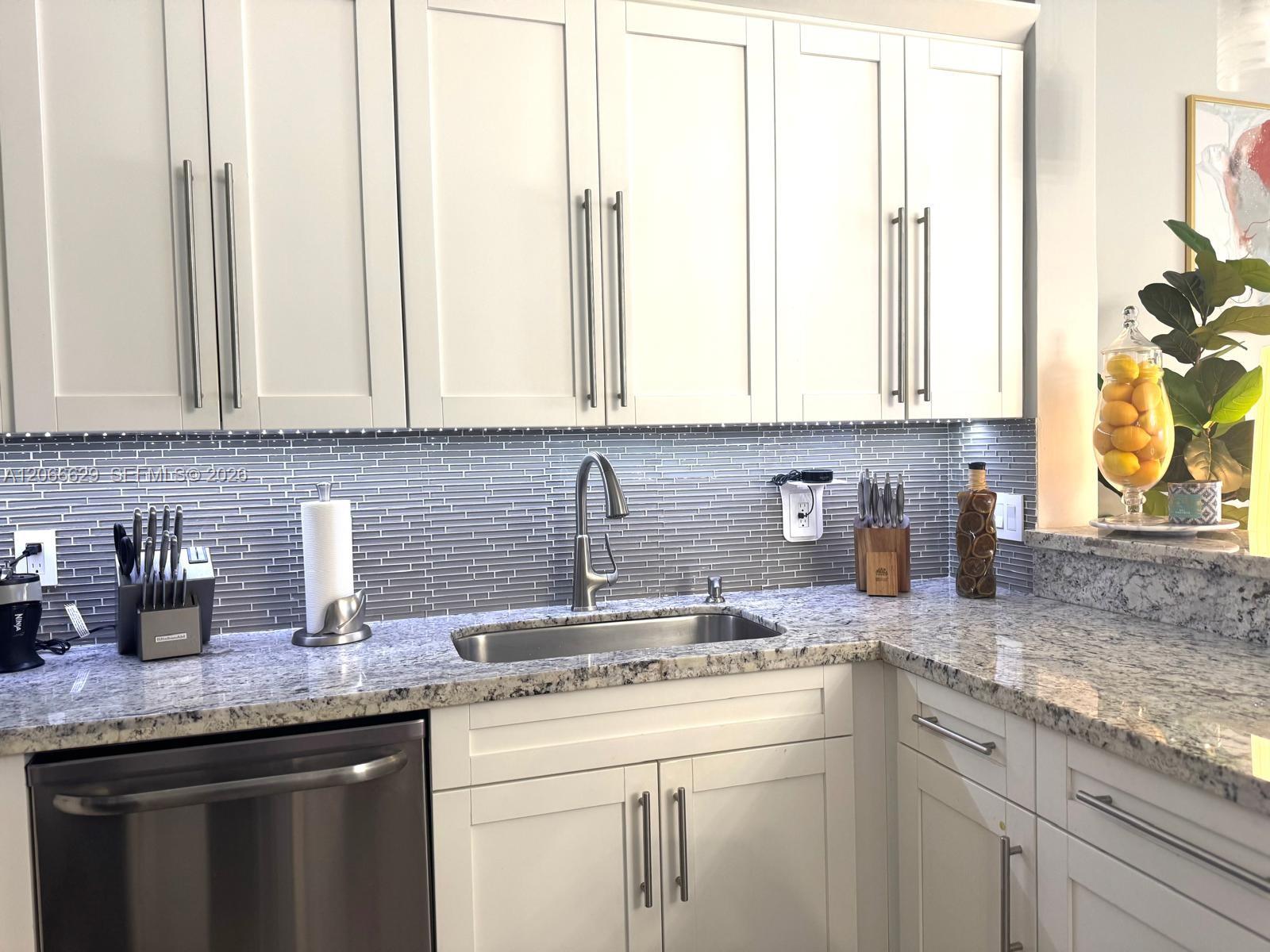 206 Liberty Court . Property Photo 16