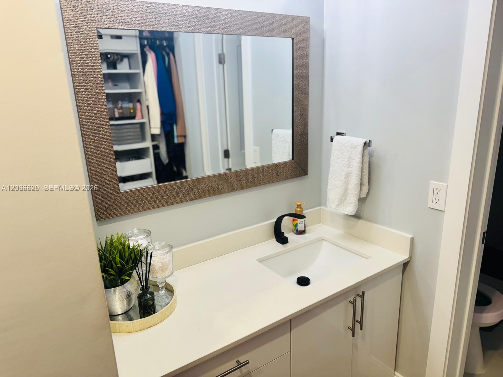 206 Liberty Court . Property Photo 18