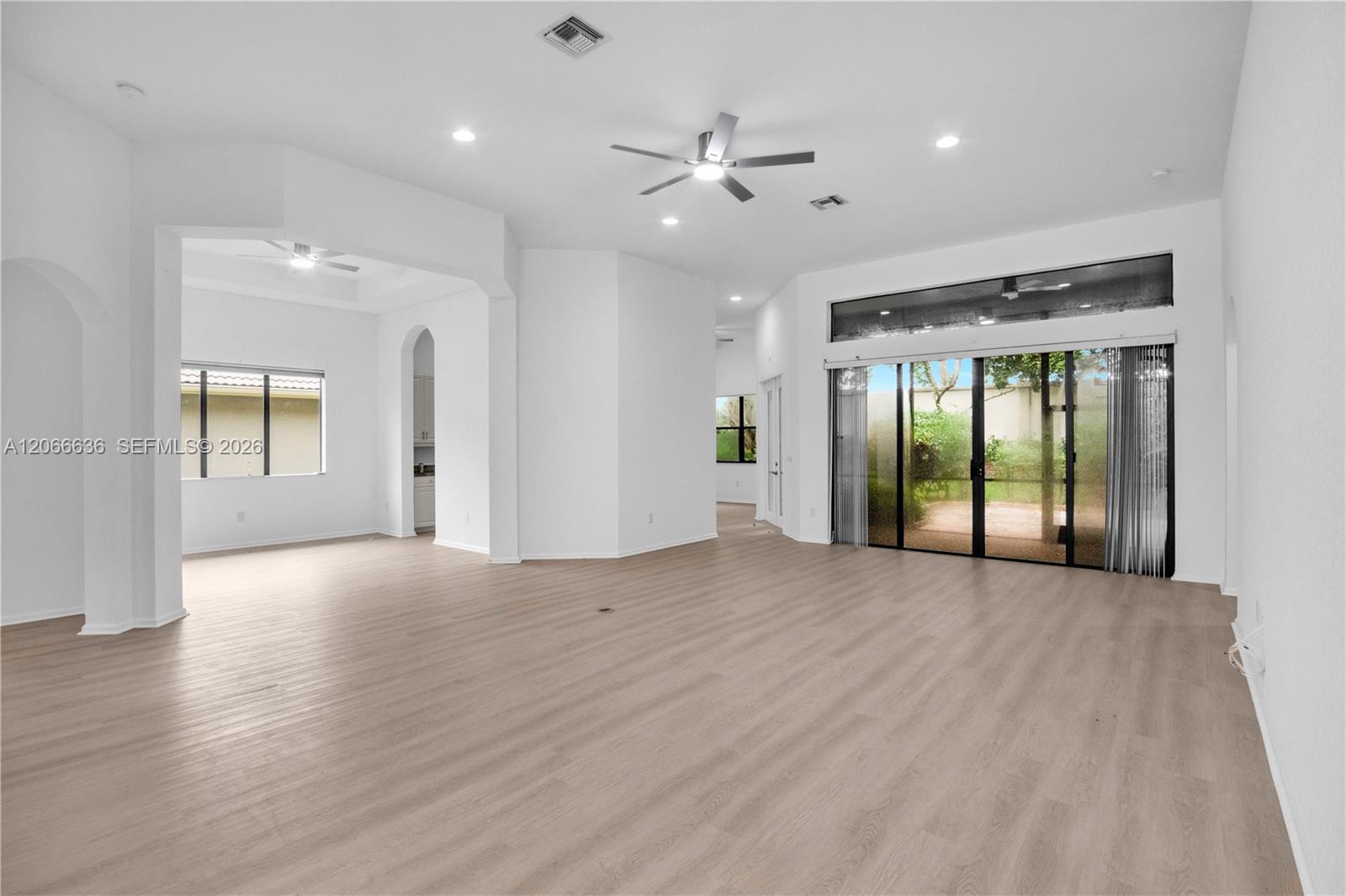 7747 Via Grande Property Photo 5