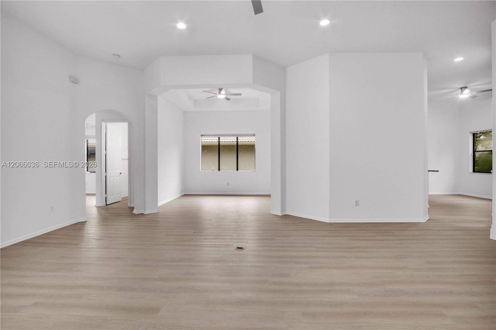 7747 Via Grande Property Photo 6