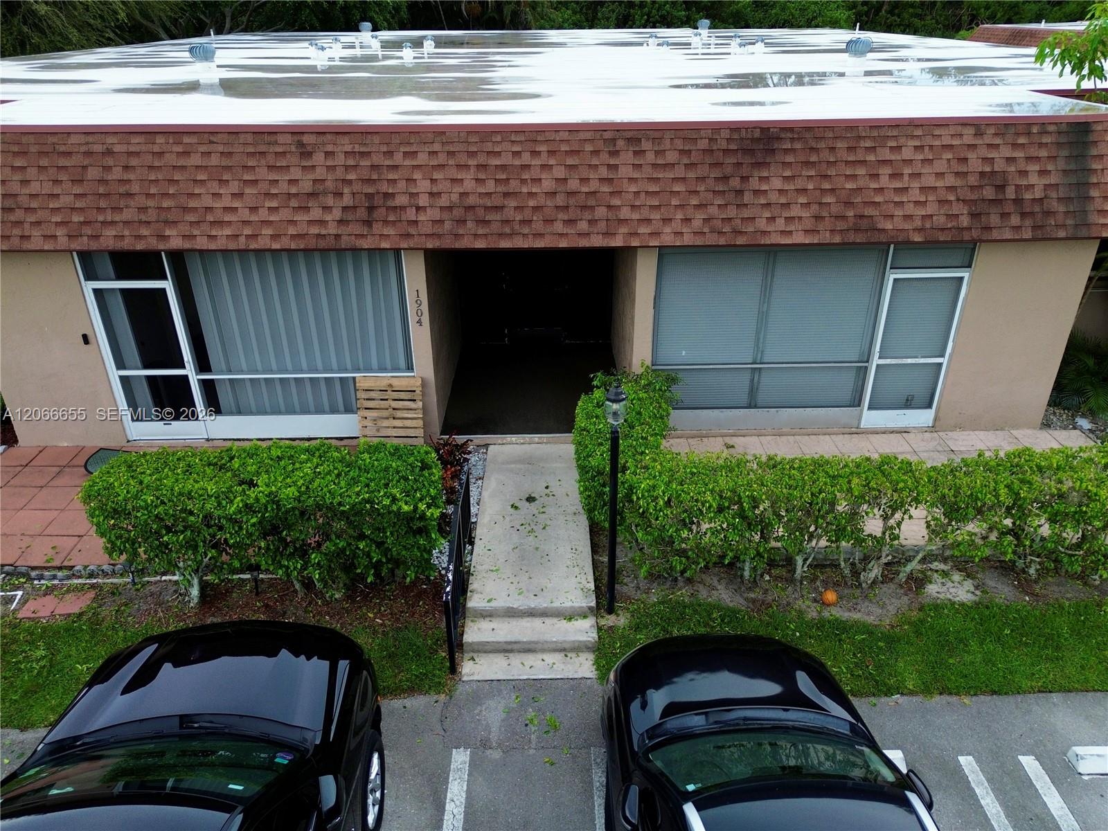 1904 Palmland Drive 3 Property Photo 1
