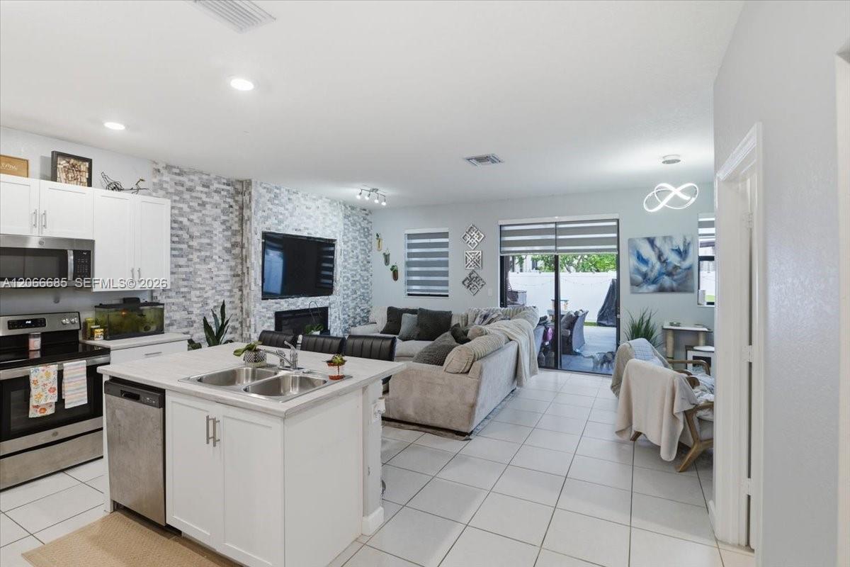 3378 W 112th Street Property Photo 21