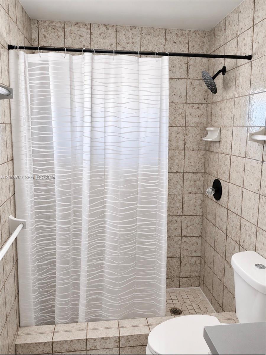 305 Se 12th Avenue Property Photo 9
