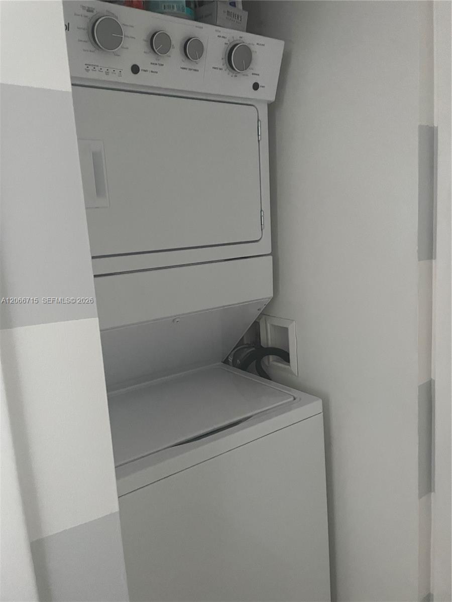 475 Brickell Avenue 2511 Property Photo 4