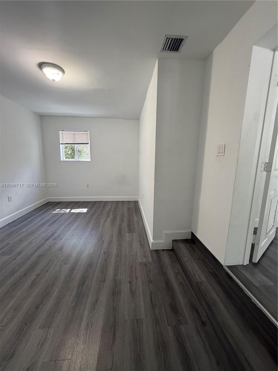 328 Sw 15th Avenue - Property Photo 3