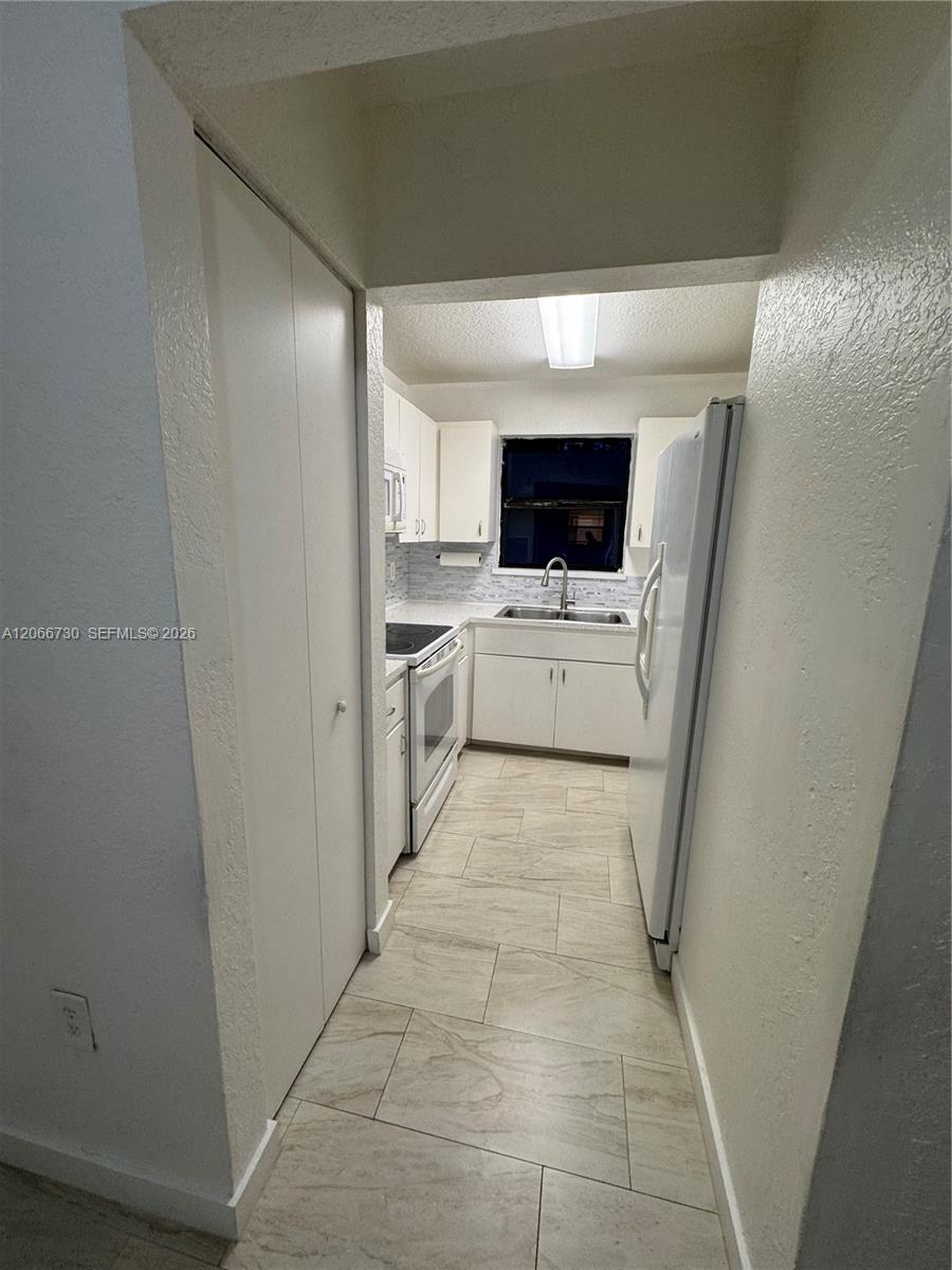 2124-2126 Thomas Street 2126 Property Photo 8