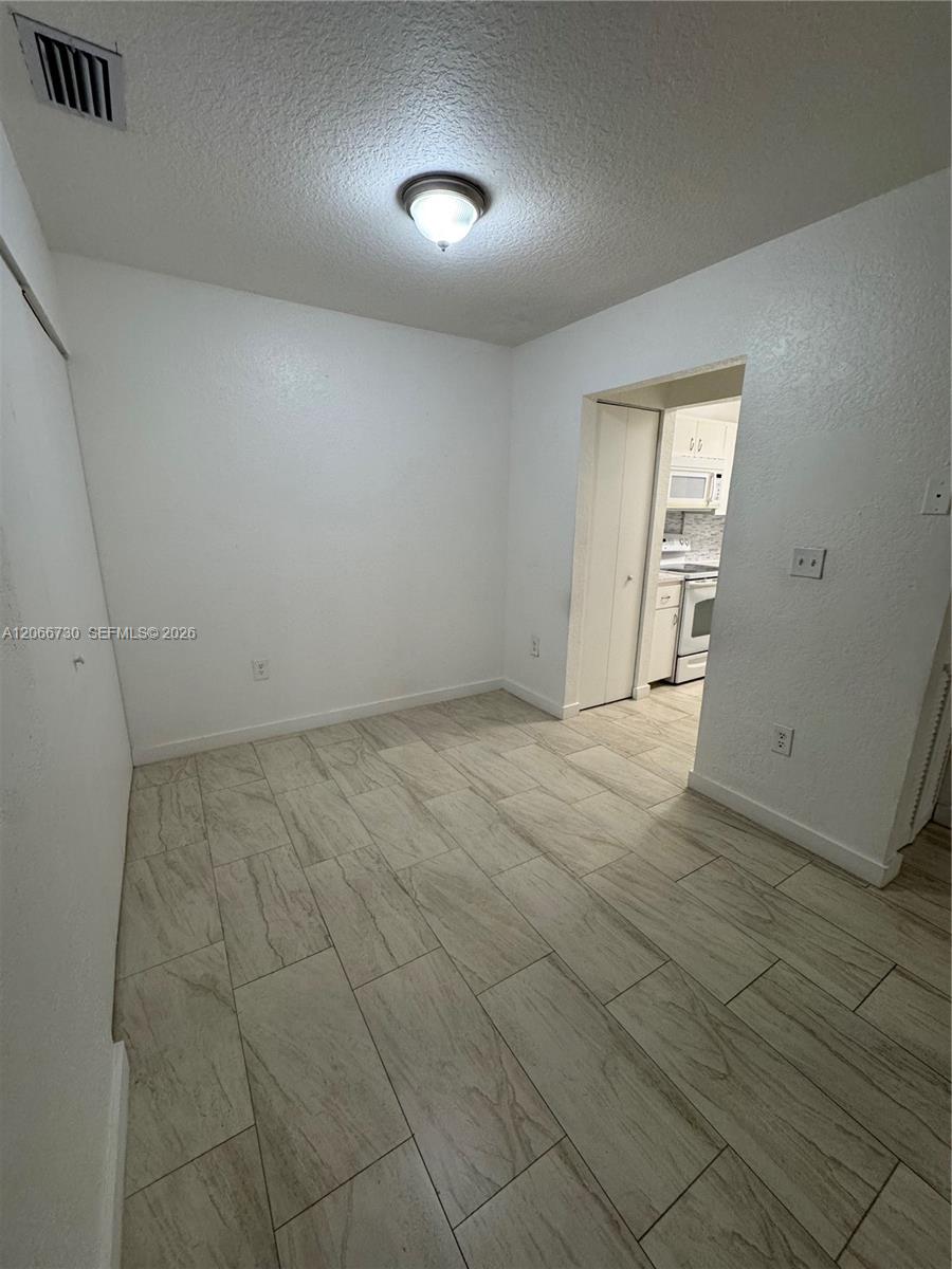 2124-2126 Thomas Street 2126 Property Photo 10