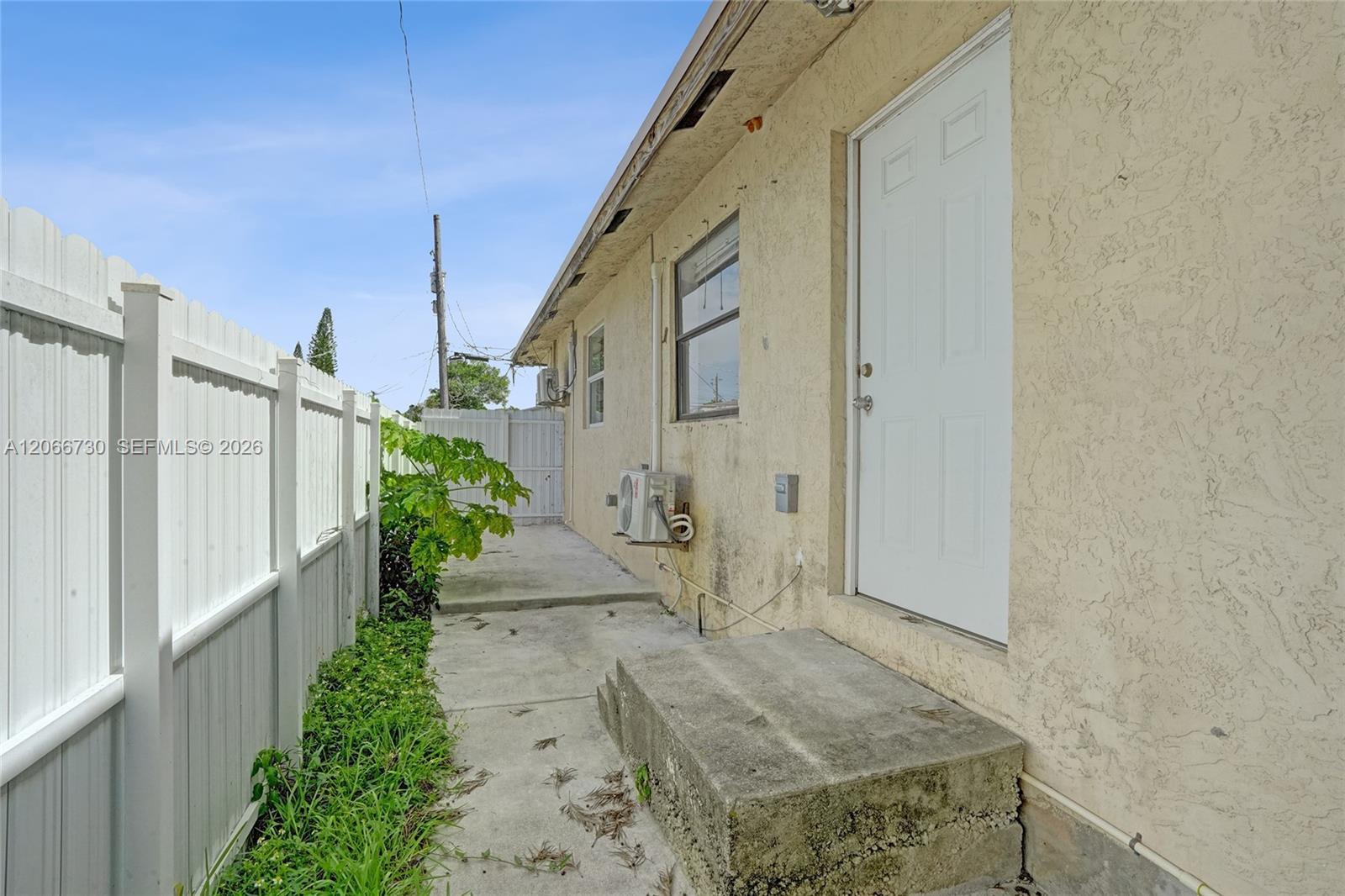 2124-2126 Thomas Street 2126 Property Photo 17