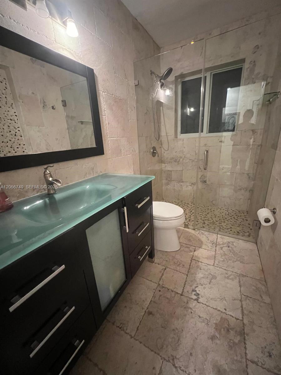 3460 Buchanan Street Property Photo 9