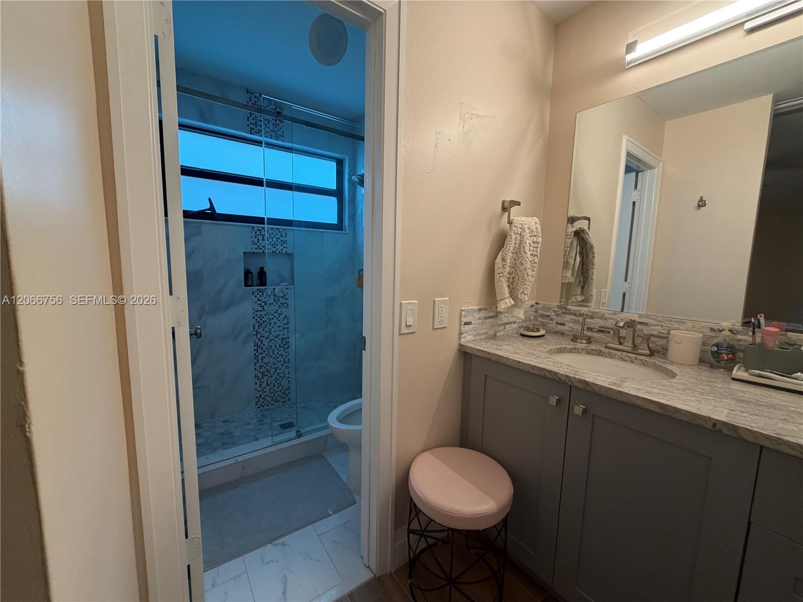 A12066756 Property Photo 15