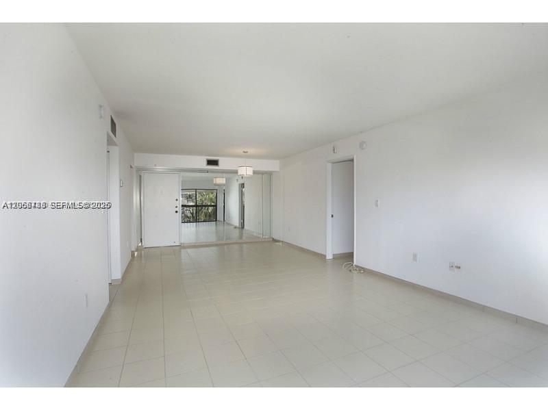 255 Galen Drive 4l Property Photo 6