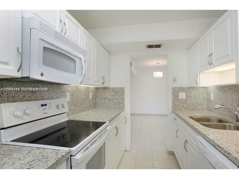 255 Galen Drive 4l Property Photo 7