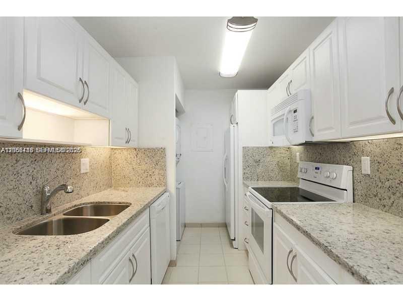 255 Galen Drive 4l Property Photo 8