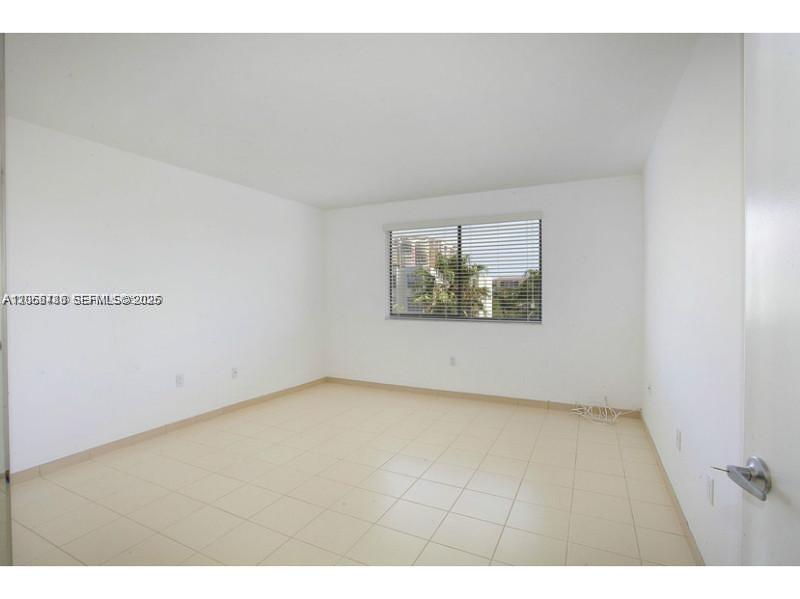 255 Galen Drive 4l Property Photo 9
