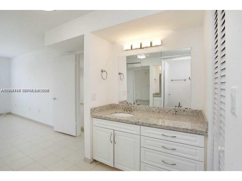 255 Galen Drive 4l Property Photo 10