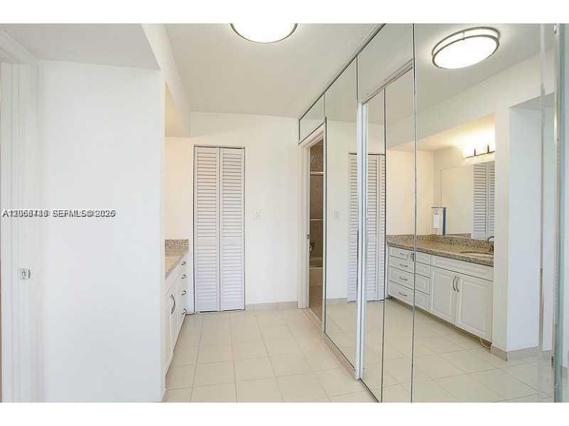 255 Galen Drive 4l Property Photo 11