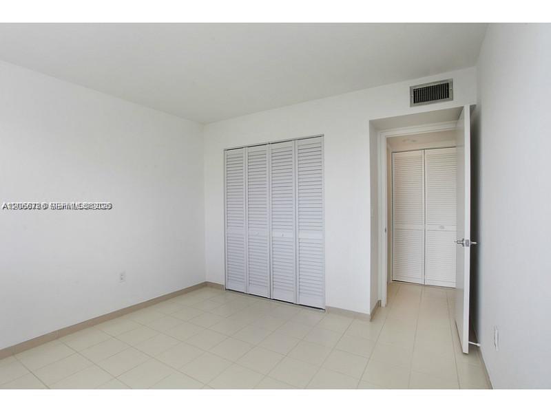 255 Galen Drive 4l Property Photo 14