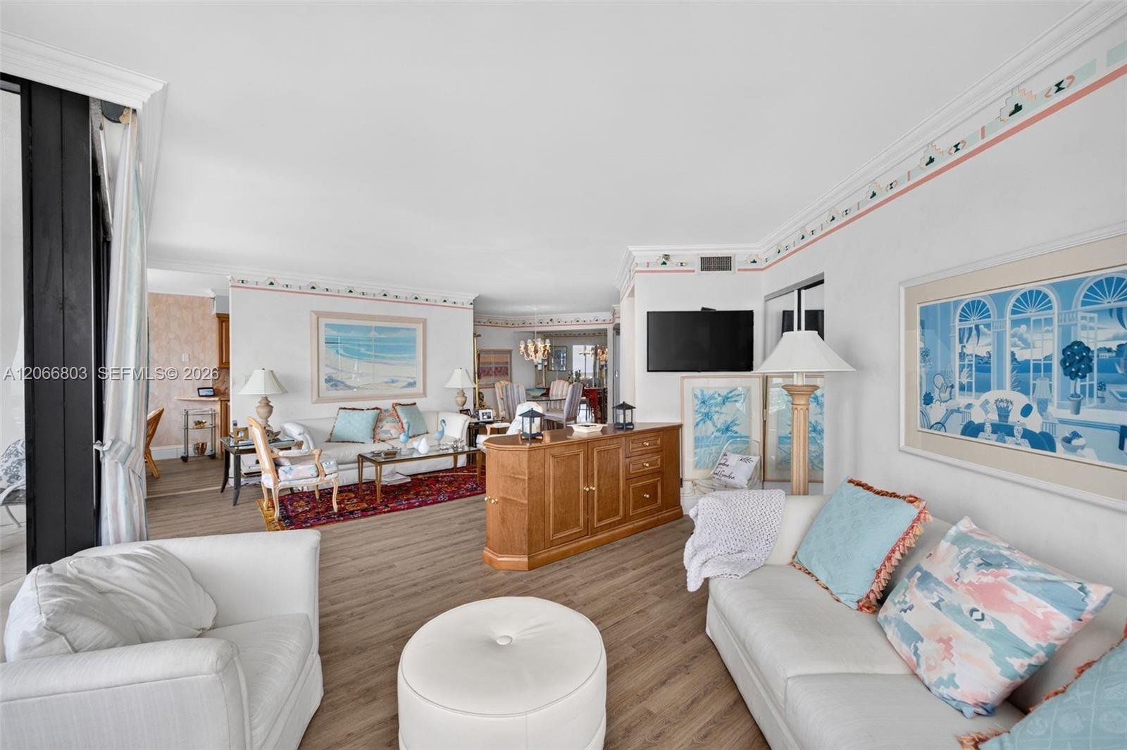 1000 Island Boulevard 2911 Property Photo 10