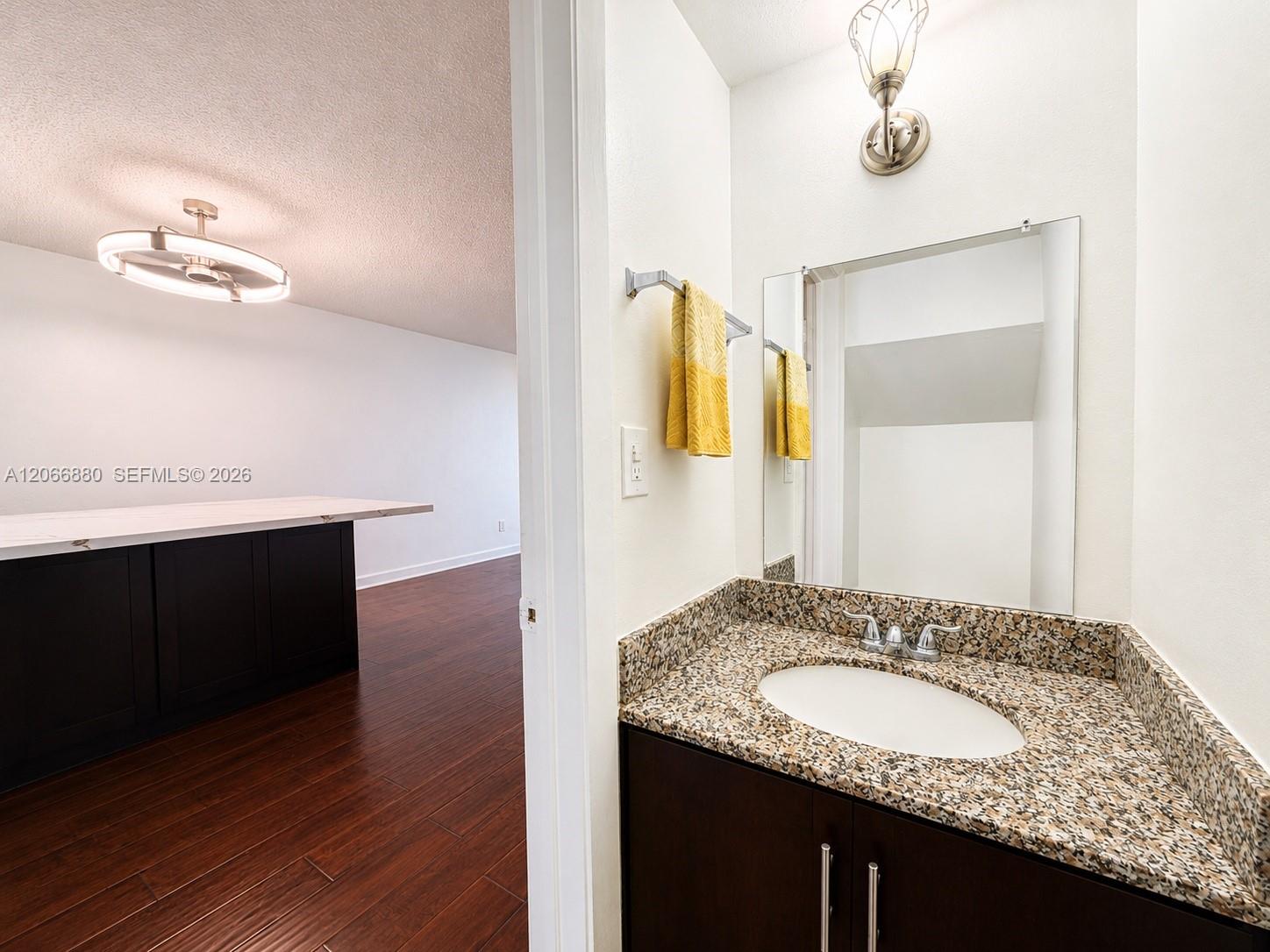 1720 W 75th Street Property Photo 7