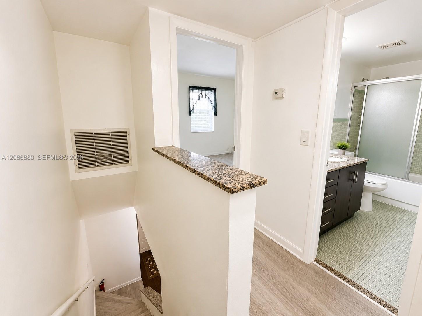 1720 W 75th Street Property Photo 15